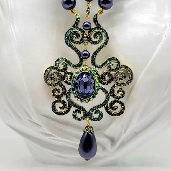 Heidi Daus Swarovski Crystal Large Swirl Pendant with Layered Navy Pearls - Picture 4 of 9